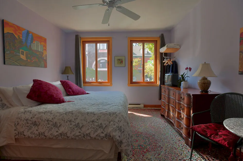 La Loggia Art B&B Montreal 3*,  Канада